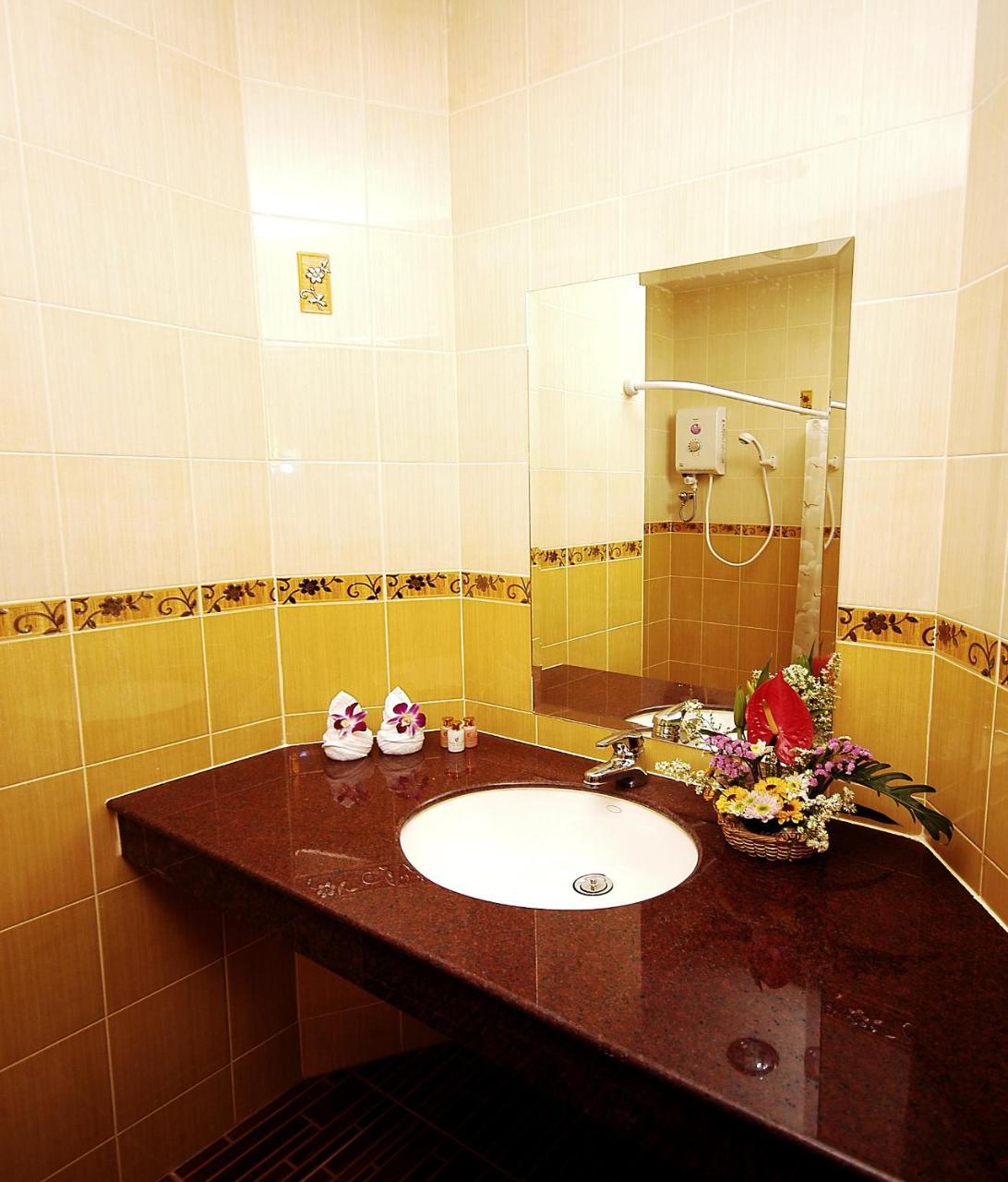 Krabi Phetpailin Hotel Ngoại thất bức ảnh